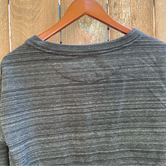 GAP FIT Women’s Gray Long Sleeve Pullover Crew Neck Sweatshirt Size XS - Picture 8 of 10